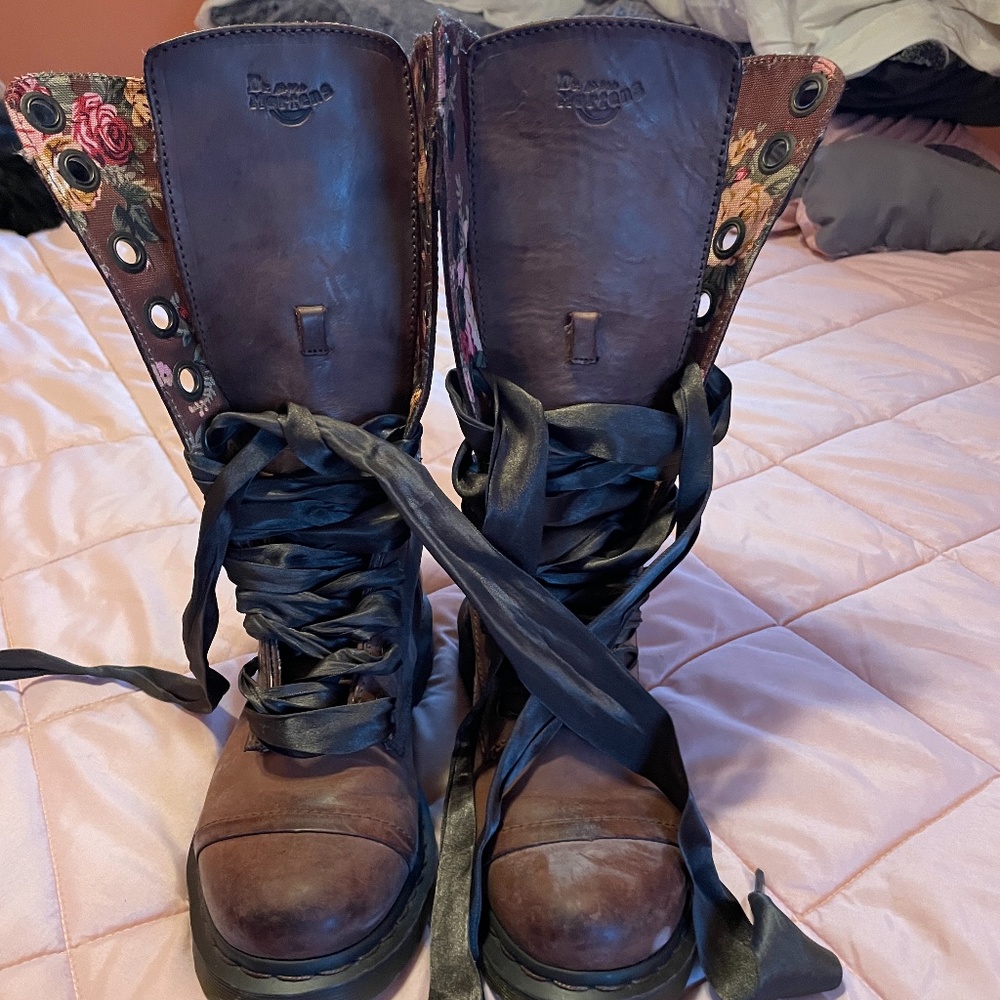 ✨Doc Marten Triumph Floral ✨ 1914 COMBAT BOOT ✨ NEVER WORN ✨